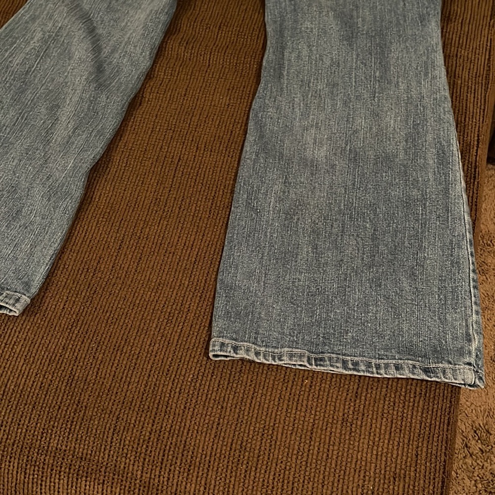 Classic Denim Ripped Jeans - Picture 7 of 7